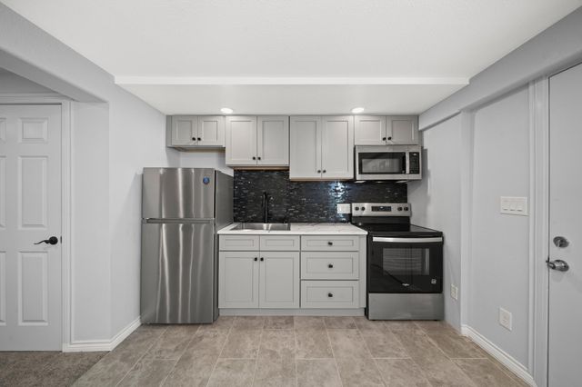 3802 Bayshore Drive, Bacliff, TX 77518