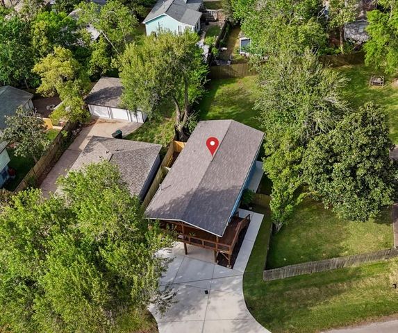 3802 Bayshore Drive, Bacliff, TX 77518