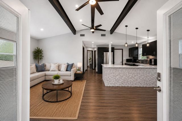 3802 Bayshore Drive, Bacliff, TX 77518