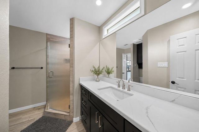 3802 Bayshore Drive, Bacliff, TX 77518