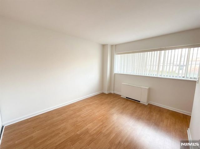 2180 Center Avenue 1F, Fort Lee, NJ 07024