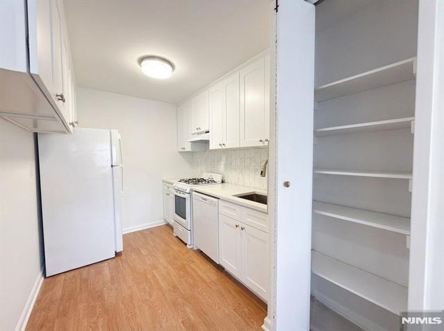 2180 Center Avenue 1F, Fort Lee, NJ 07024