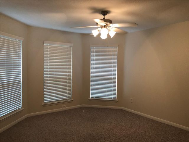 26 Prairie Oak Drive, The Woodlands, TX 77385
