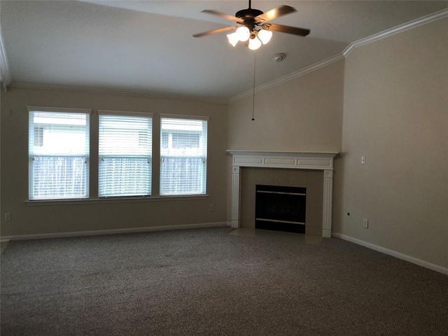 26 Prairie Oak Drive, The Woodlands, TX 77385