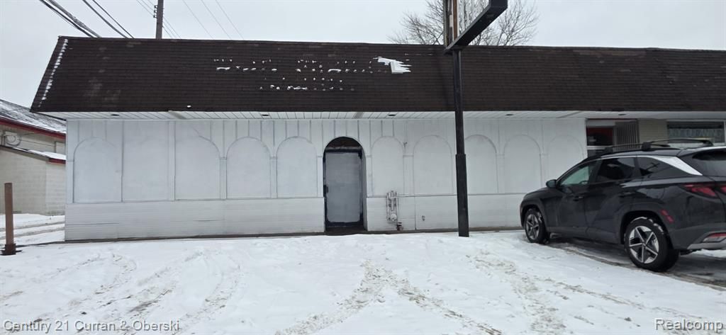 15282 Middlebelt Road, Livonia, MI 48154