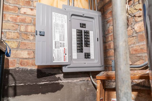 3943 N Newcastle Avenue, Chicago, IL 60634