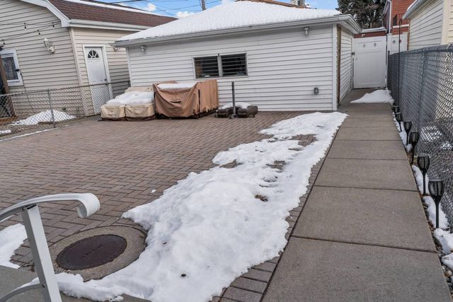 3943 N Newcastle Avenue, Chicago, IL 60634