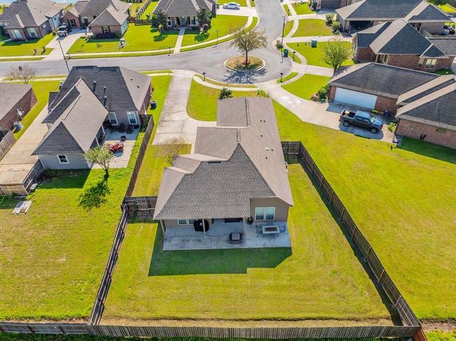 100 Lake Olivia Drive, Thibodaux, LA 70301