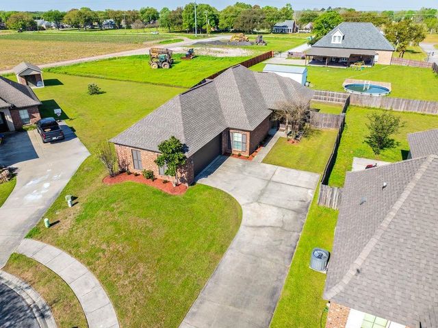 100 Lake Olivia Drive, Thibodaux, LA 70301
