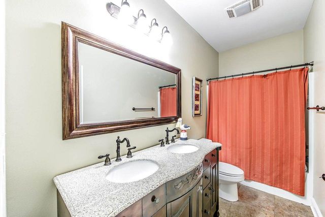 100 Lake Olivia Drive, Thibodaux, LA 70301