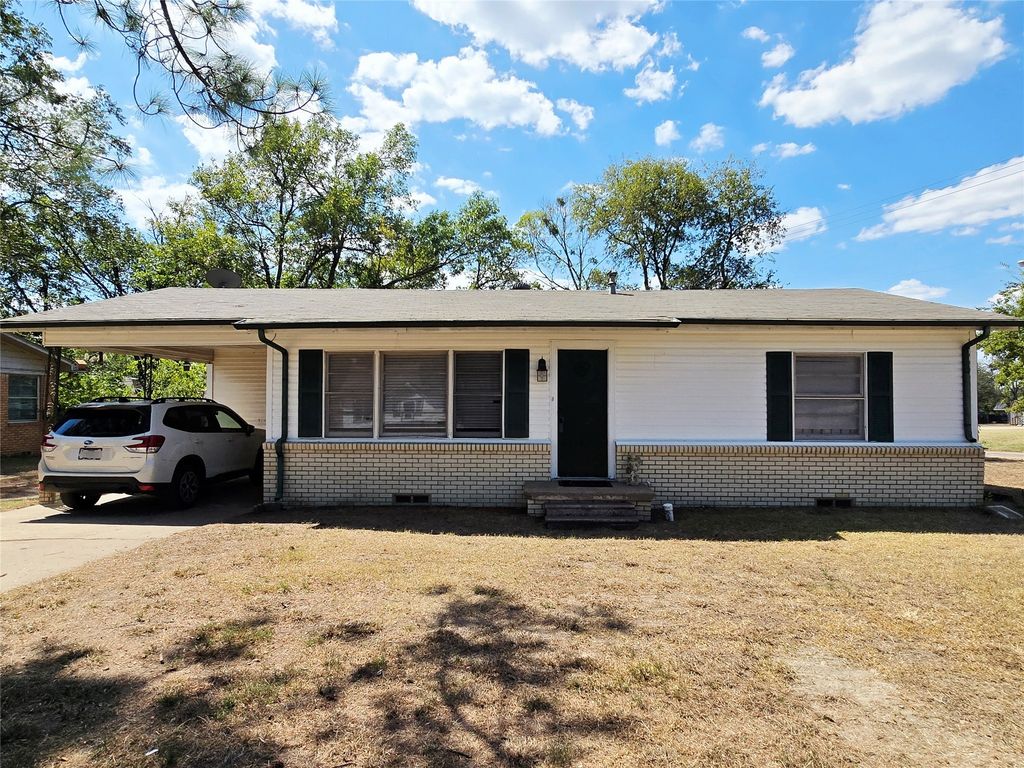 525 Maple Street, Commerce, TX 75428