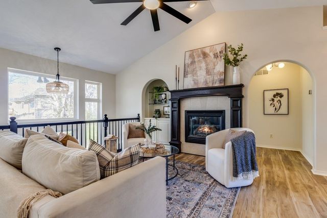 724 W Jamestown St, Andover, KS 67002