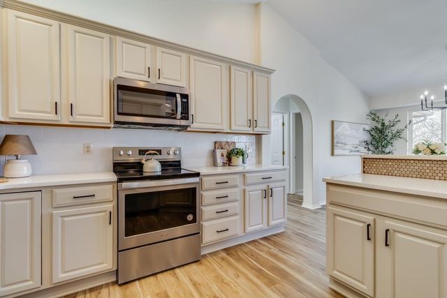 724 W Jamestown St, Andover, KS 67002