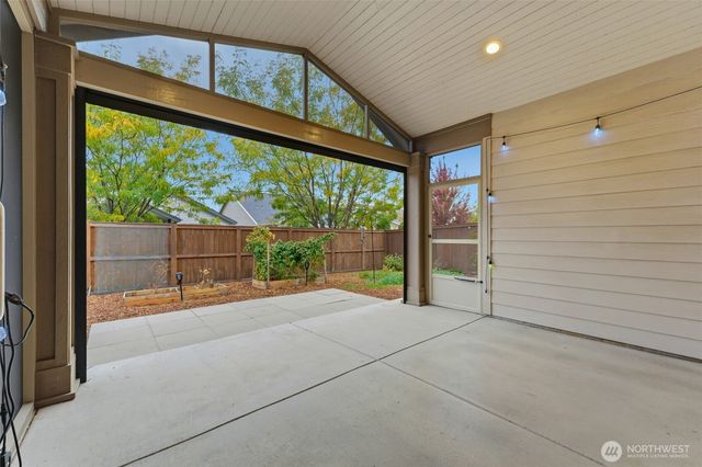 673 SE Whimbrel Loop, College Place, WA 99324