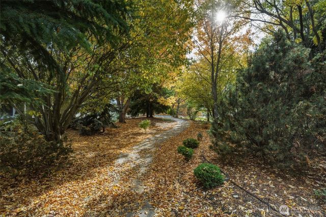 673 SE Whimbrel Loop, College Place, WA 99324