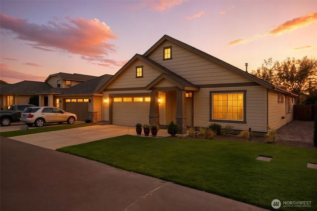 673 SE Whimbrel Loop, College Place, WA 99324