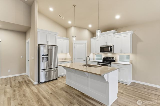 673 SE Whimbrel Loop, College Place, WA 99324