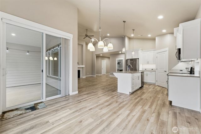 673 SE Whimbrel Loop, College Place, WA 99324