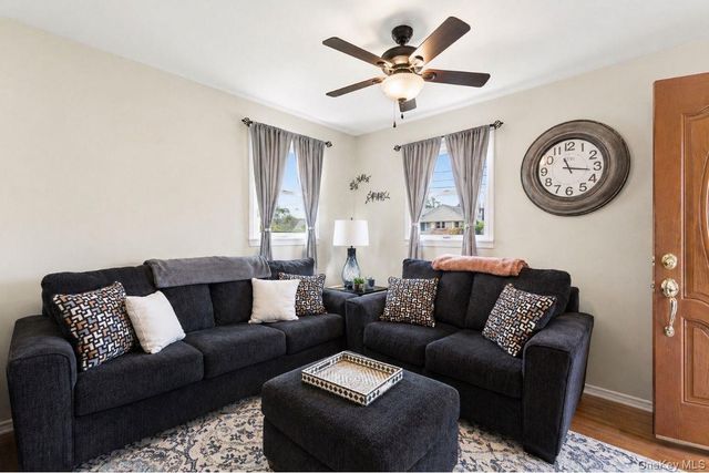 1433 Manatuck Boulevard, Bay Shore, NY 11706