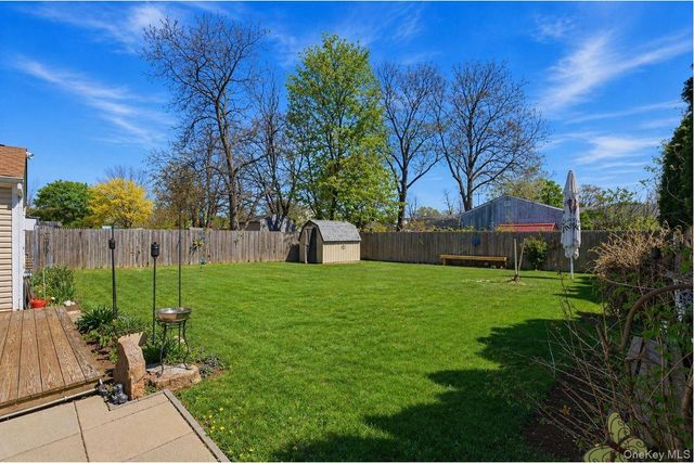 1433 Manatuck Boulevard, Bay Shore, NY 11706