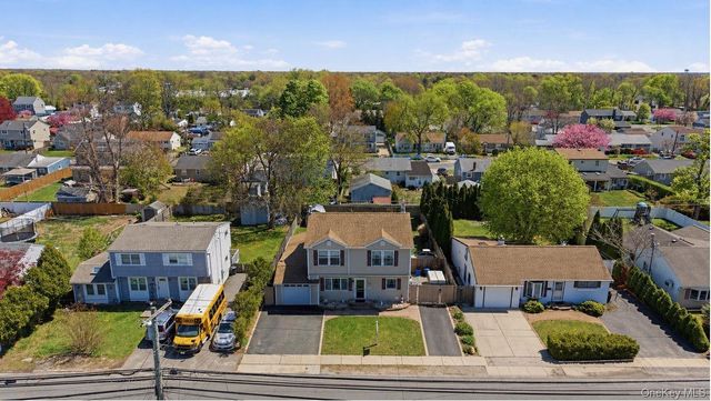 1433 Manatuck Boulevard, Bay Shore, NY 11706