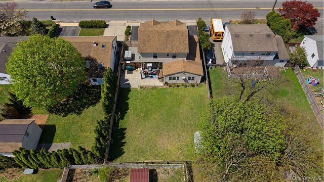 1433 Manatuck Boulevard, Bay Shore, NY 11706