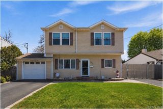 1433 Manatuck Boulevard, Bay Shore, NY 11706
