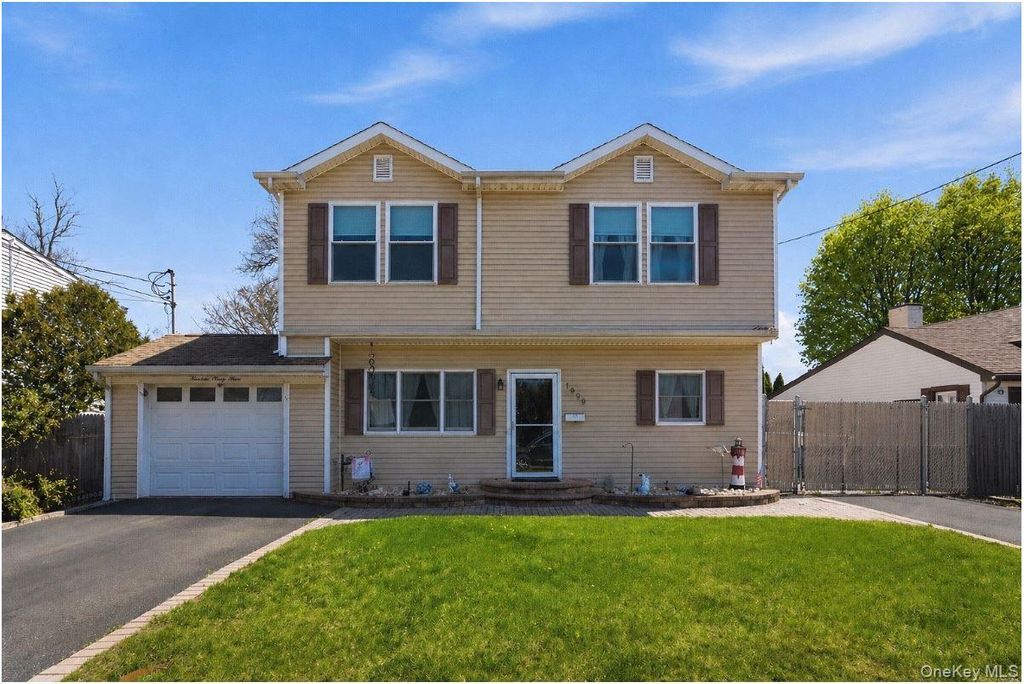 1433 Manatuck Boulevard, Bay Shore, NY 11706