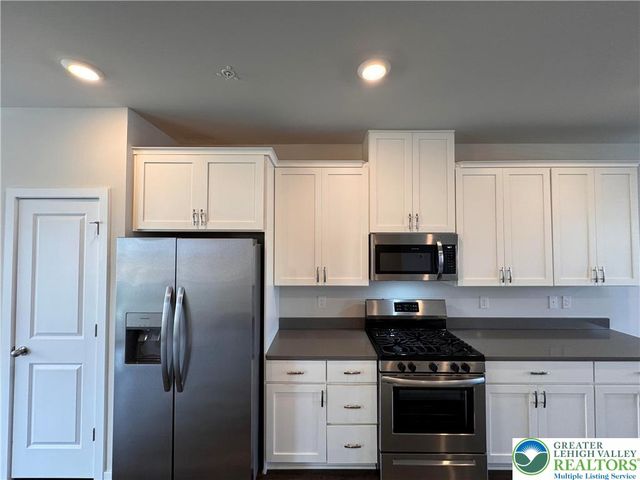 4934 Brookside Court, Upper Saucon Twp, PA 18036