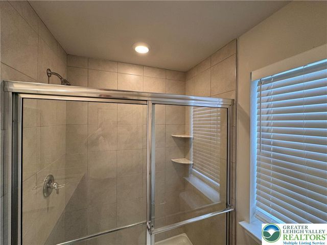 4934 Brookside Court, Upper Saucon Twp, PA 18036