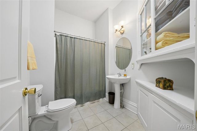 2701 Ann Avenue, St Louis, MO 63104