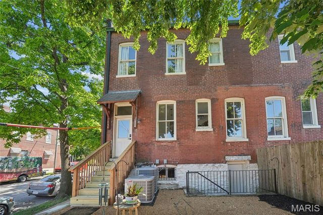 2701 Ann Avenue, St Louis, MO 63104