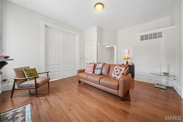 2701 Ann Avenue, St Louis, MO 63104