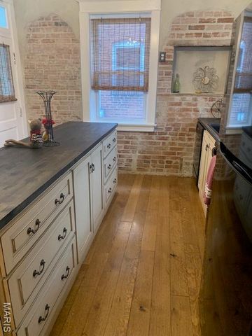 4918 Gresham Avenue, St Louis, MO 63109