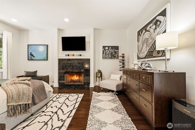 604 Bellevue Way SE, Bellevue, WA 98004