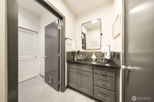 604 Bellevue Way SE, Bellevue, WA 98004