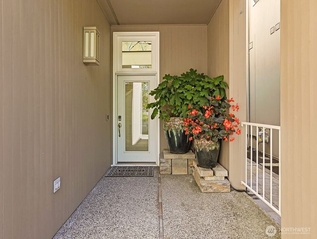 604 Bellevue Way SE, Bellevue, WA 98004
