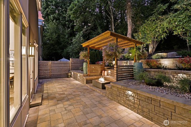 604 Bellevue Way SE, Bellevue, WA 98004