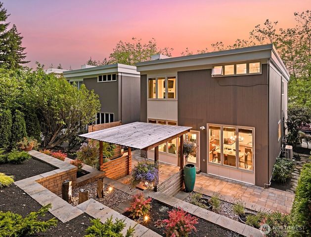 604 Bellevue Way SE, Bellevue, WA 98004