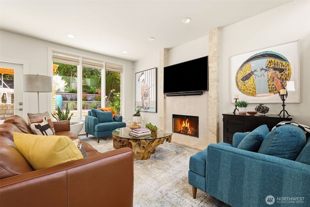 604 Bellevue Way SE, Bellevue, WA 98004
