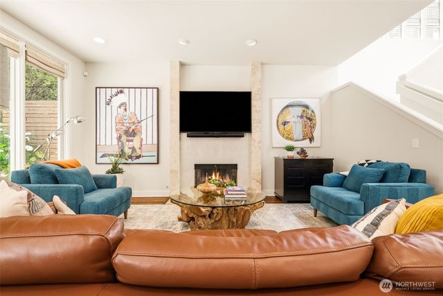 604 Bellevue Way SE, Bellevue, WA 98004