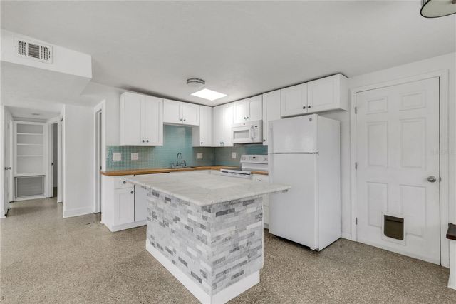 4861 BELL MEADE DRIVE, Sarasota, FL 34232