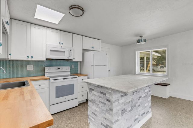 4861 BELL MEADE DRIVE, Sarasota, FL 34232