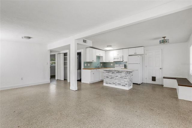 4861 BELL MEADE DRIVE, Sarasota, FL 34232