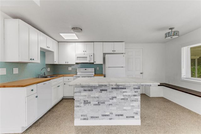 4861 BELL MEADE DRIVE, Sarasota, FL 34232