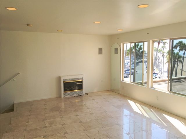 711 Pacific Coast Highway 431, Huntington Beach, CA 92648