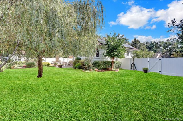 1606 Grundy Avenue, Holbrook, NY 11741