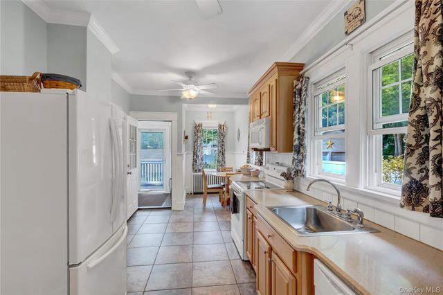 1606 Grundy Avenue, Holbrook, NY 11741