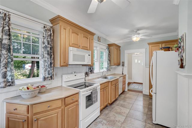 1606 Grundy Avenue, Holbrook, NY 11741