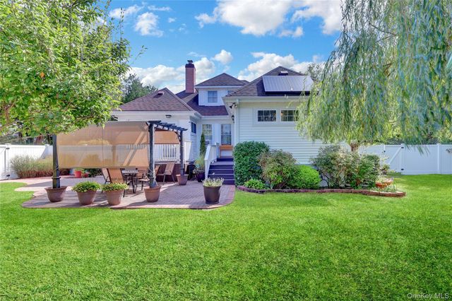 1606 Grundy Avenue, Holbrook, NY 11741